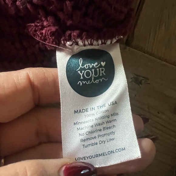 Love your Melon bur Beanie winter hat - Picture 6 of 6